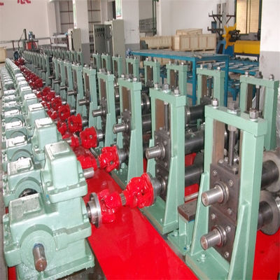 quality 220V 380V Rack dik rulo şekillendirme makinesi Çelik rulo şekillendirme makinesi factory